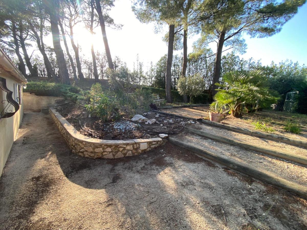 Maison Climatisee, 3 Chambres, 2 Etoiles, Tout Confort Noves Exterior photo