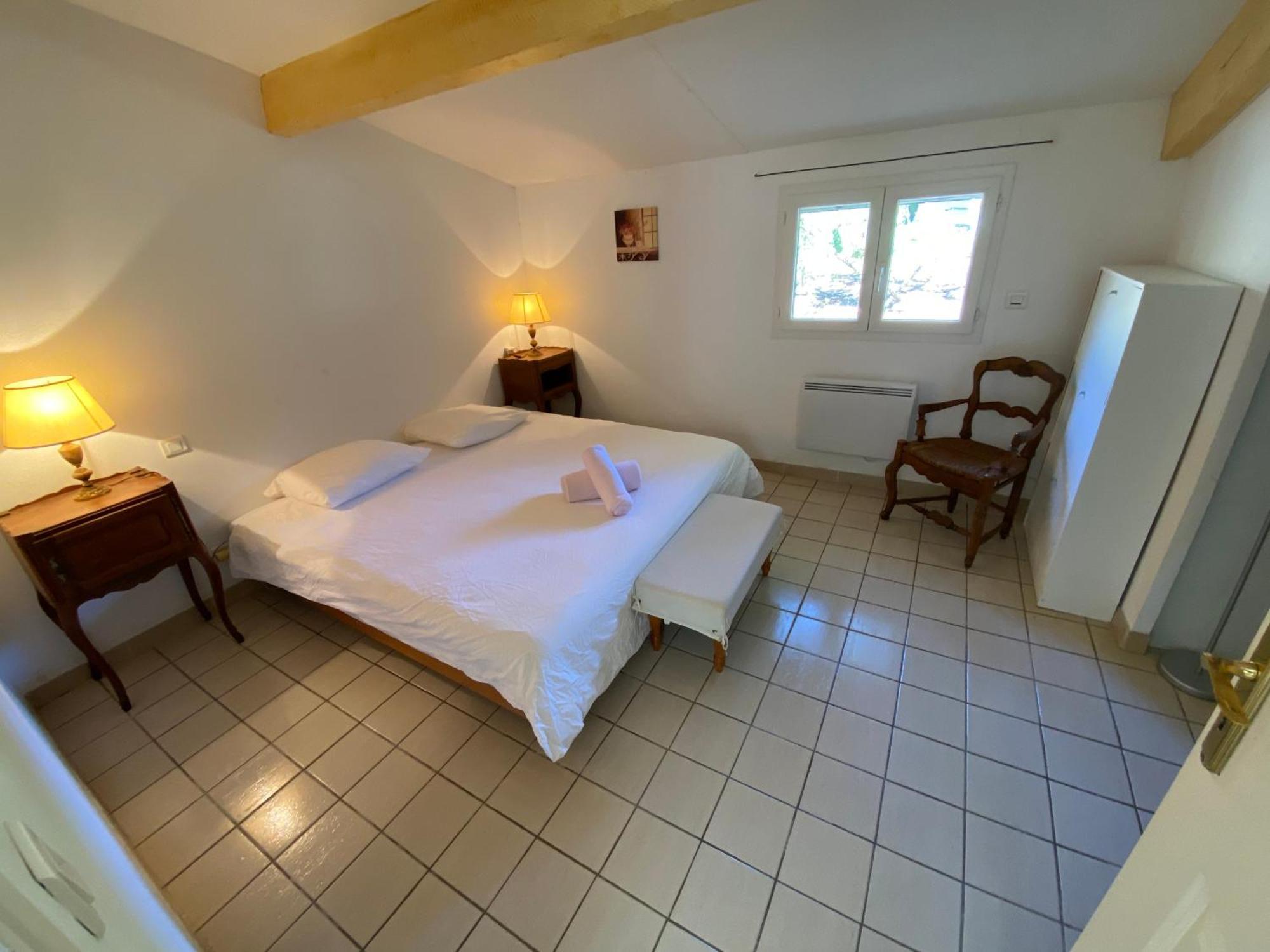 Maison Climatisee, 3 Chambres, 2 Etoiles, Tout Confort Noves Exterior photo